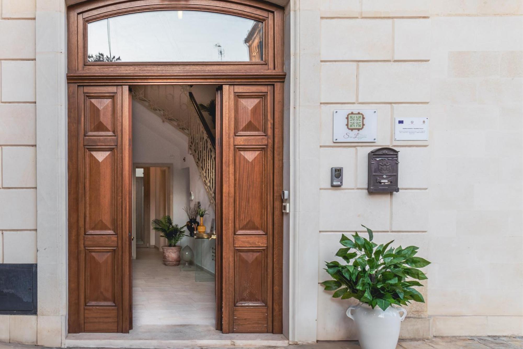 Palazzo San Lazzaro - Lecce Selection Jacuzzi Rooms & Suites Exterior foto